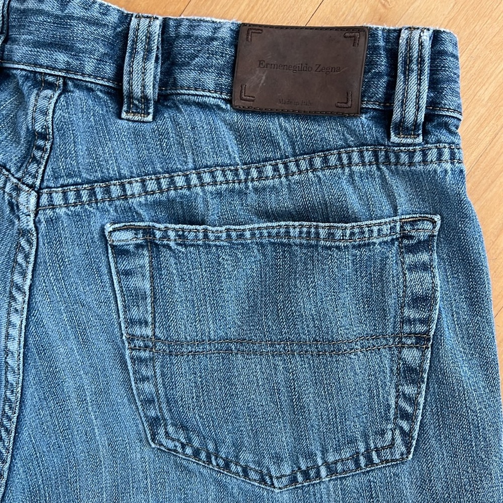 👖34x30 Relaxed Fit Blue Jeans with Faded Details by Ermenegildo Zegna - Picture 14 of 17